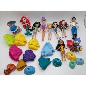 Disney Princess Little Kingdom Snap in Dolls Cinderella Little Mermaid Hasbro